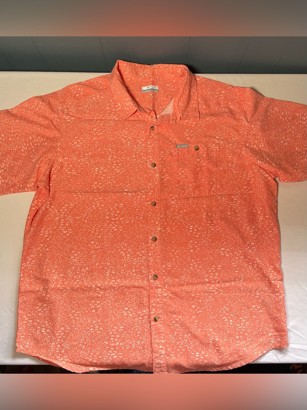 Columbia Men's Coral Patterned Short-Sleeve Button Down Shirt